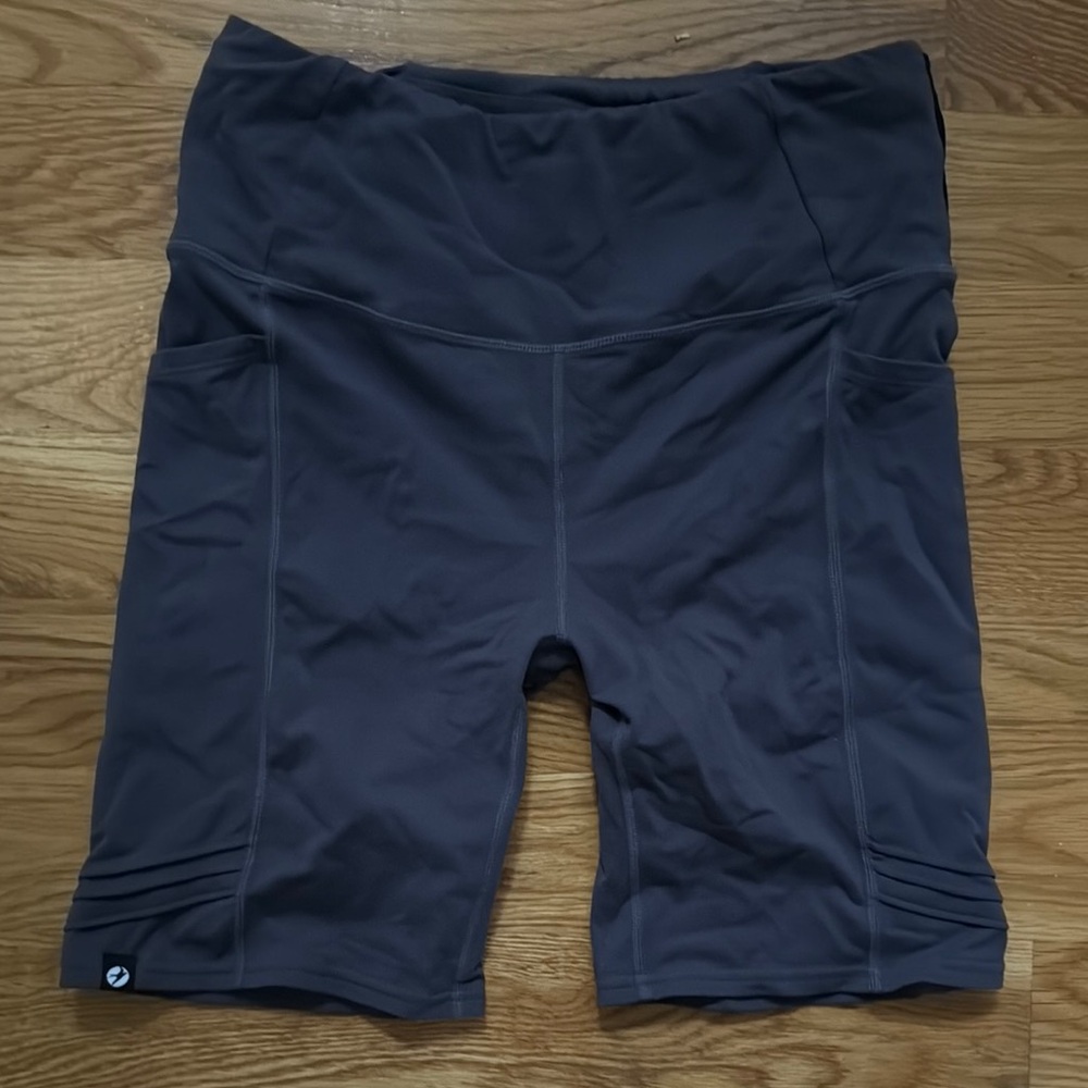 Oiselle Women's Gray Cycling Hiking Shorts 12